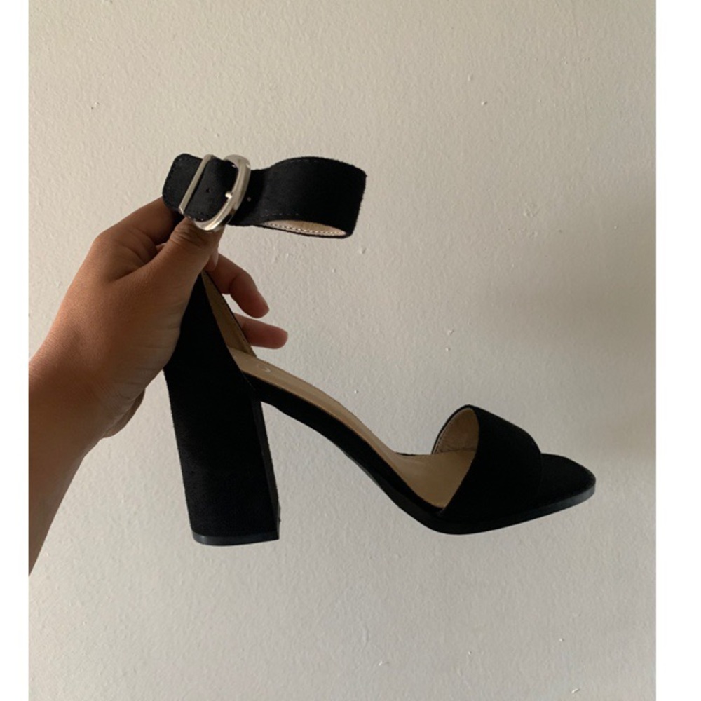 Black chunk heels